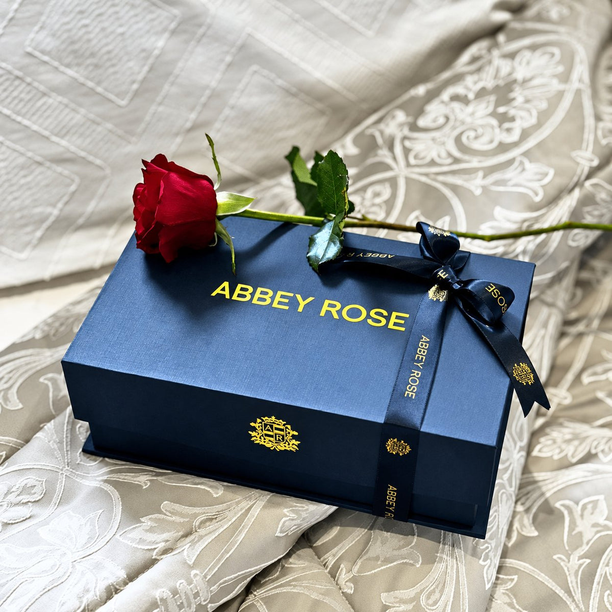 Gift box - 3 Medium Candles - Abbey Rose