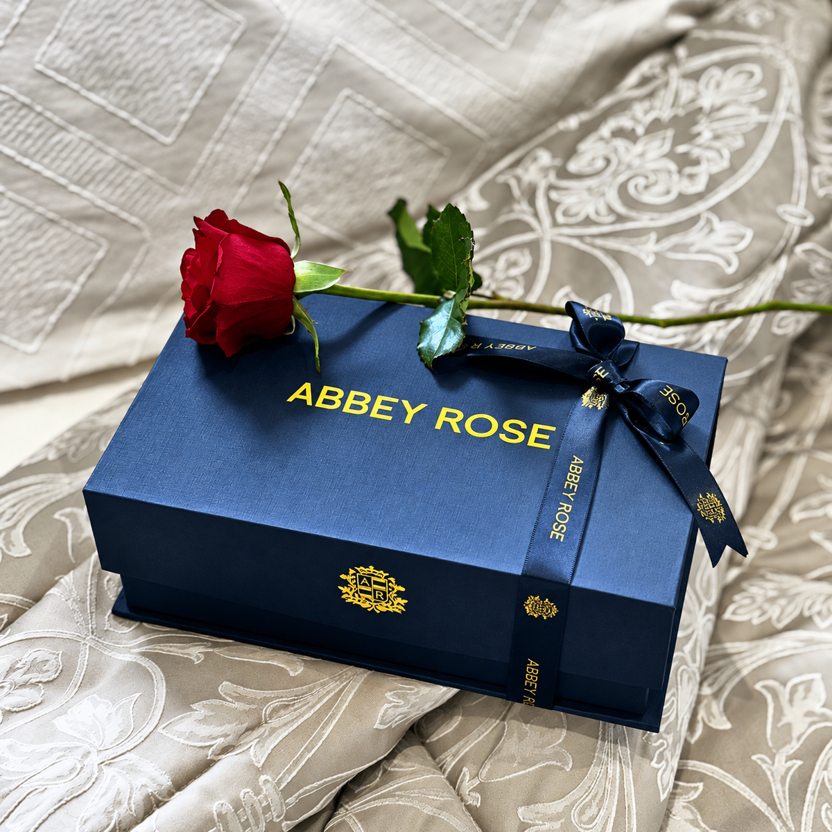 Gift box - 3 Medium Candles - Abbey Rose
