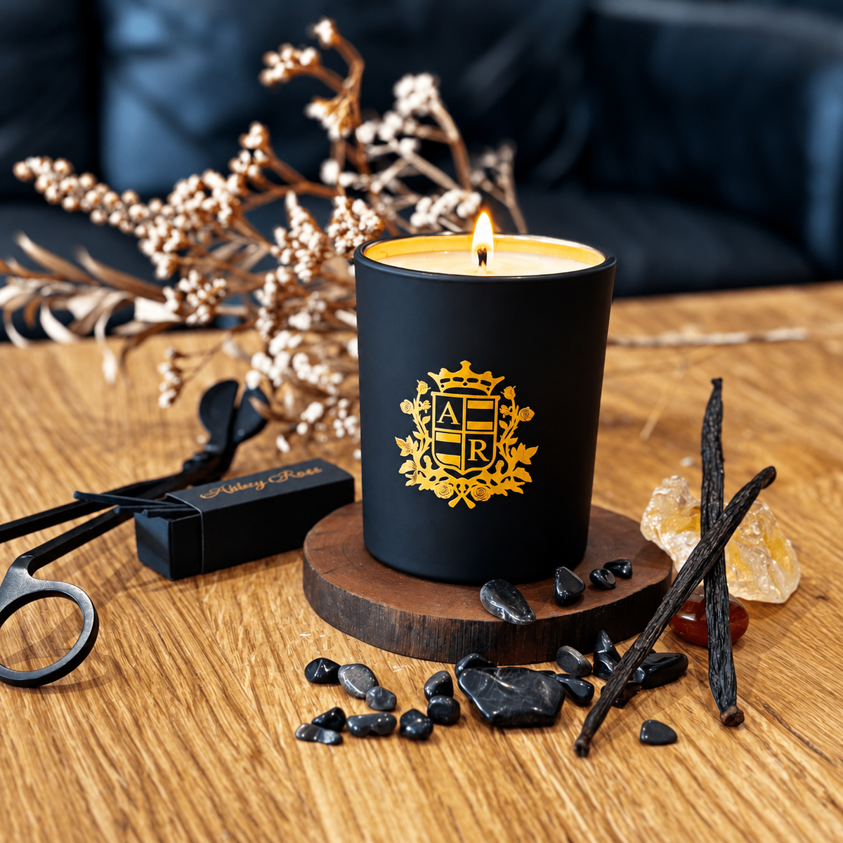 Black Amber & Vanilla Candle - Abbey Rose